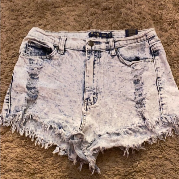 Shorts - Picture 5 of 6